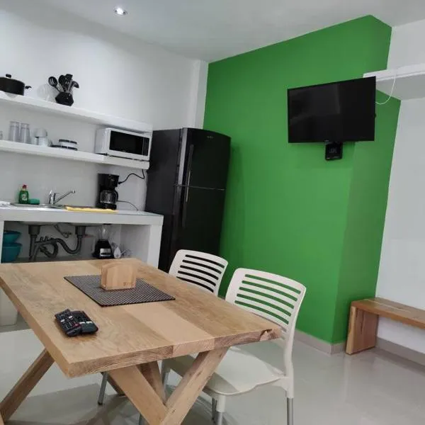Verde Departamento 33 M2 Nuevo，位于休特佩克的酒店