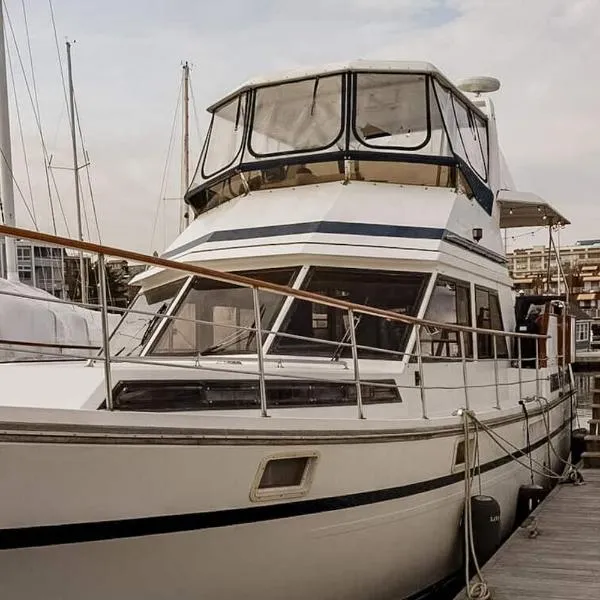 2BR Spacious & Comfy 43' Yacht - Heat & AC - On the Freedom Trail - Best Nights Sleep，位于波士顿的酒店