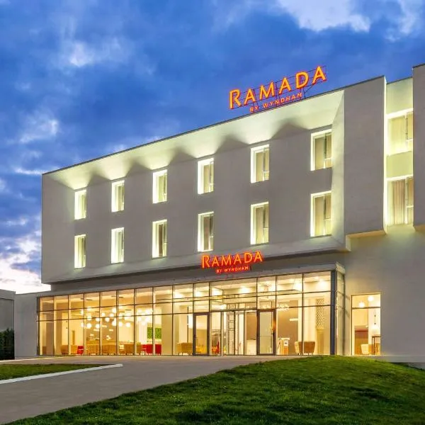 Ramada by Wyndham Targu Jiu，位于Săcelu的酒店