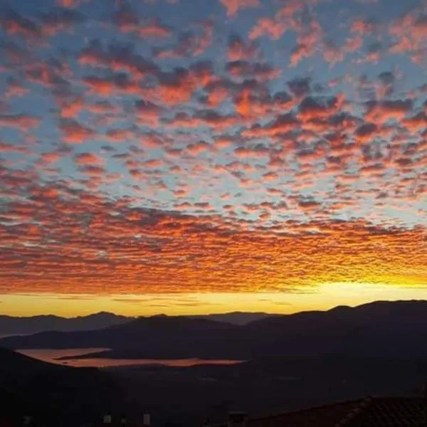 όμορφο διαμερισμα με δυο κρεβατοκάμαρες，位于Δελφοί的酒店