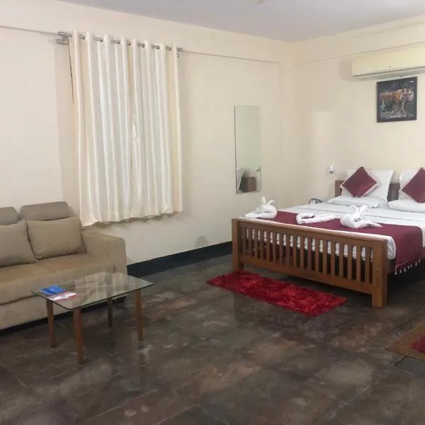 KSTDC Hotel Mayura Pavithra Yediyur，位于Māgadi的酒店
