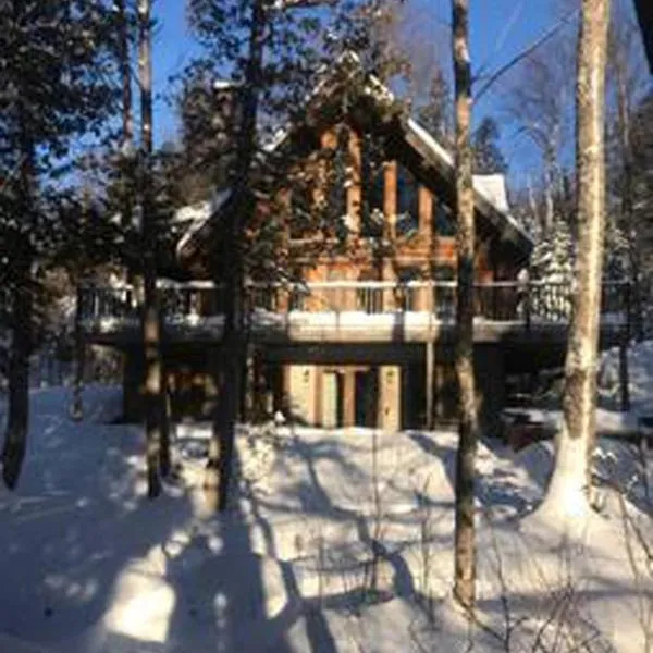 Chalet Mont Tremblant Luxury Lodge，位于Rivière-Rouge的酒店