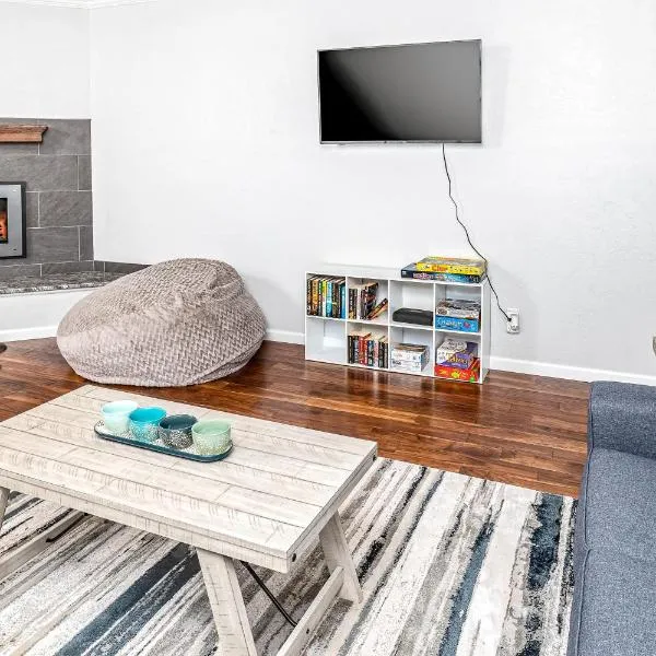 Midtown Anchorage Basecamp Condo B，位于安克雷奇的酒店