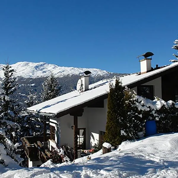 Ferienwohnung 4 Personen Alleinlage am Wald Nähe Skigebiet Hochzeiger，位于耶岑斯的酒店