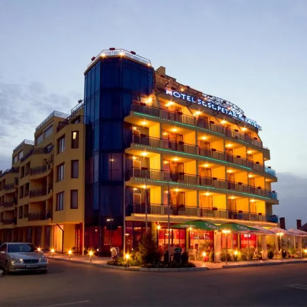Petar and Pavel Hotel & Relax Center，位于Lŭka的酒店