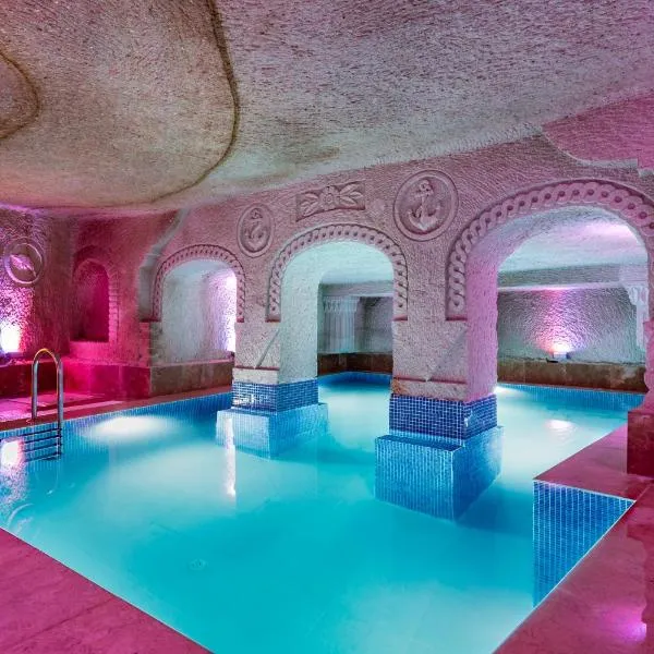 Cappadocia Ennar Cave Swimming Pool Hot & SPA，位于内夫谢希尔的酒店