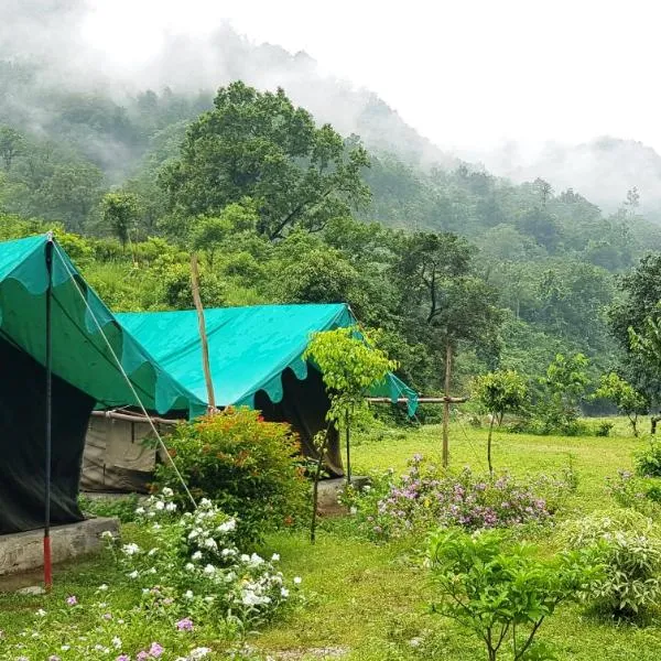 The Raajas - Camp & Resorts，位于Byānsghāt的酒店