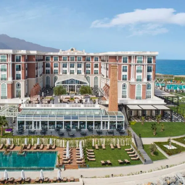 Kaya Palazzo Resort & Casino，位于凯里尼亚的酒店