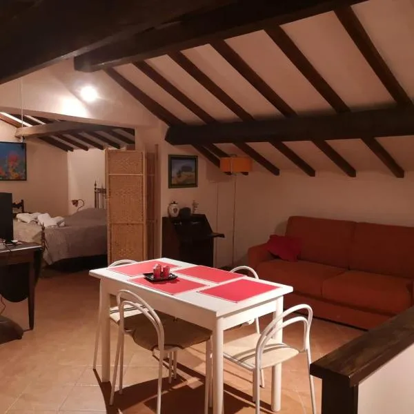 La mansarda del Sacro Bosco，位于博马尔佐的酒店
