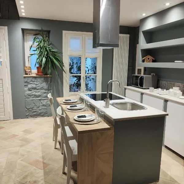 medium miramare appartamento sogno sul mare，位于的里雅斯特的酒店