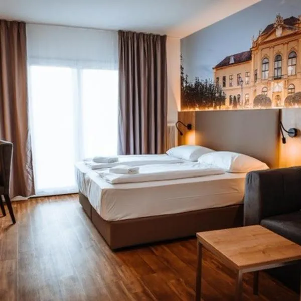 Hotel Am Sachsengang，位于Mannsdorf an der Donau的酒店