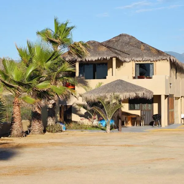 Cerritos Beach Palace Casa Gaia，位于El Pescadero的酒店