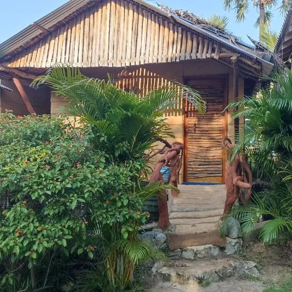 Nature Beach Huts，位于亭可马里的酒店