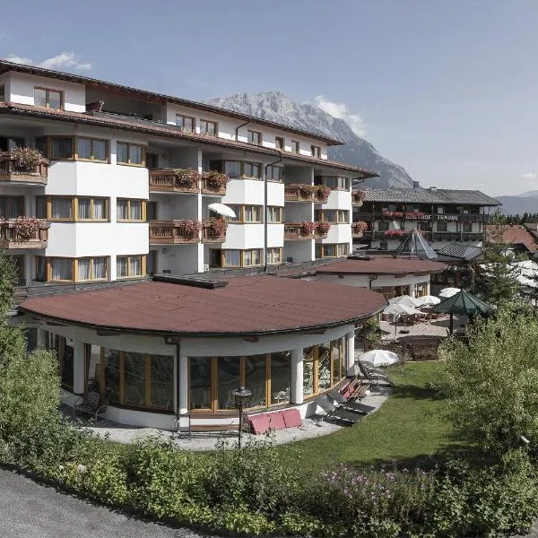 Aktiv-Hotel Traube am Mieminger Sonnenplateau，位于Wildermieming的酒店