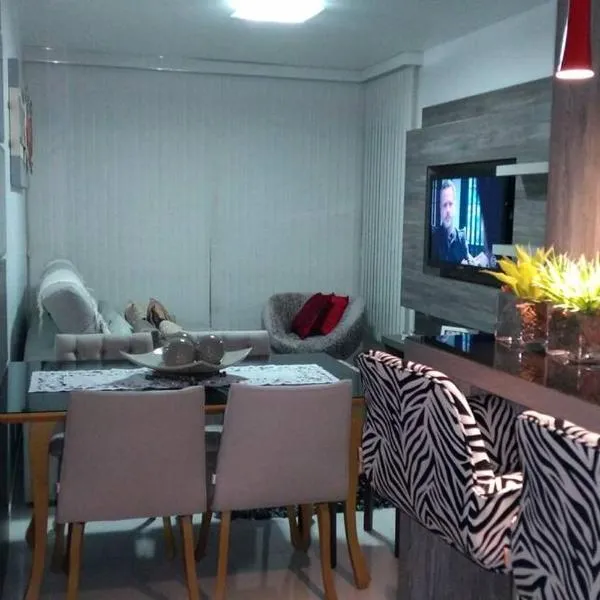 Apartamento aconchegante em Bento Gonçalves, próximo ao vale dos vinhedos，位于本图贡萨尔维斯的酒店