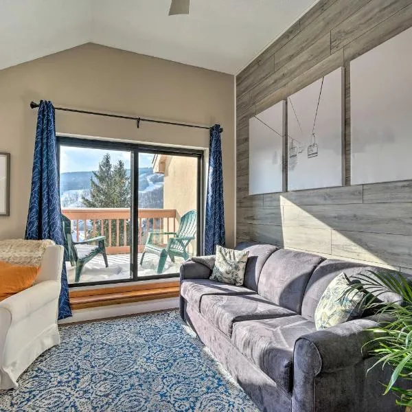 Steps to Ski Shuttle! Snow Mountain Village Condo，位于Dover的酒店