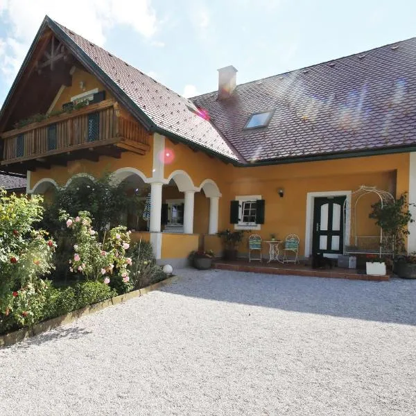 Weingut - Ferienhaus Sonja Rohrbacher，位于加姆利茨的酒店