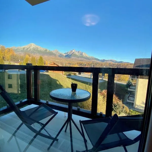 Apartment Romana High Tatras-Fantastic views-Washer，位于新里斯拉的酒店