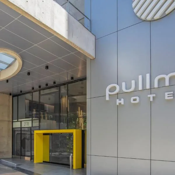 Pullman Santiago El Bosque，位于圣地亚哥的酒店