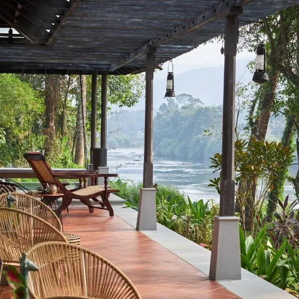 Periyar River Lodge,位于Thattakād的酒店