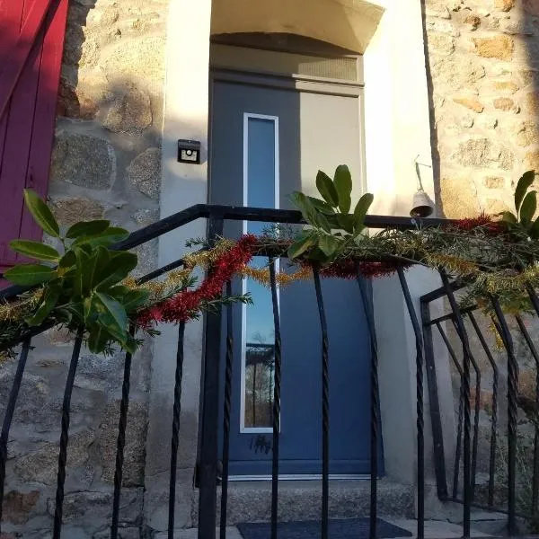 La clef des champs - Gîte 9 personnes entre Lyon et St-Etienne，位于勒哈斯的酒店