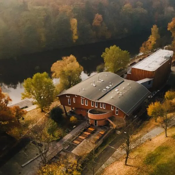 Hotel Split，位于Podbořanský Rohozec的酒店