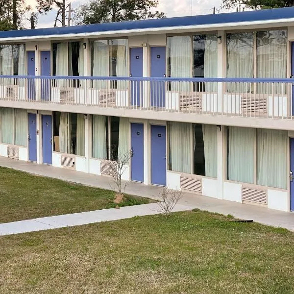 Motel 6 Marianna, FL，位于Grand Ridge的酒店