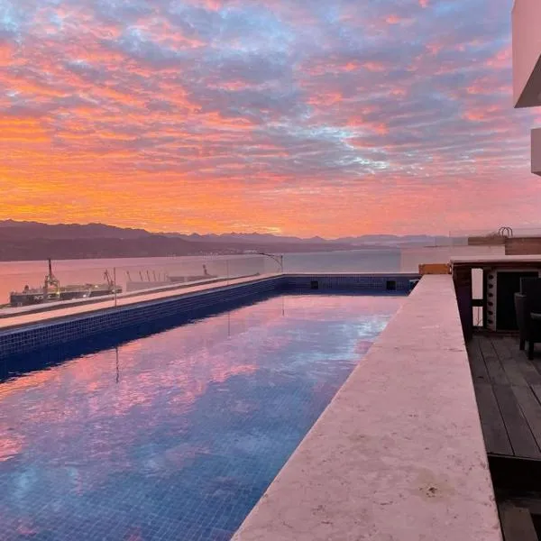 Private pool Luxury penthouses sea view Eilat，位于埃拉特的酒店