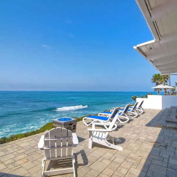 Oceanfront Villa with Private Beach Access, Remodeled Kitchen，位于埃斯孔迪多的酒店