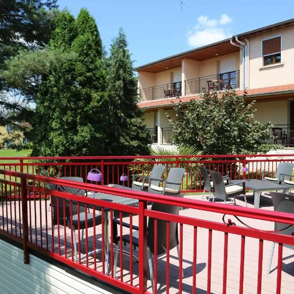 Relais Vosgien - Hôtel Restaurant "la Table de Sophia"，位于圣皮尔蒙特的酒店