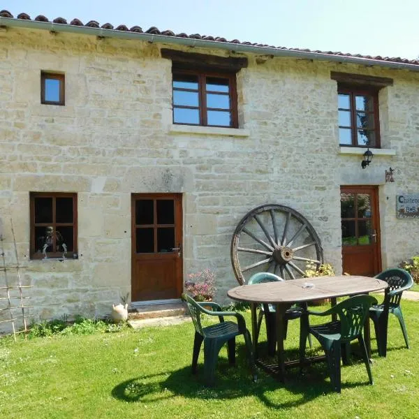 Chatenet self catering stone House for 2 South West France，位于Limalonges的酒店