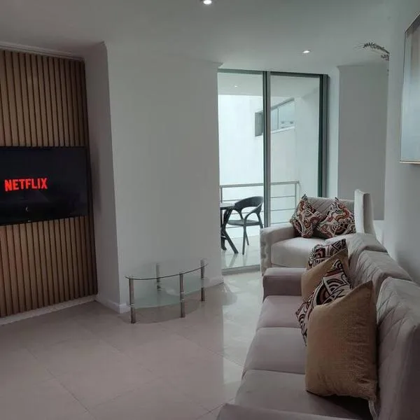 Suite exclusiva con balcón y maravillosa vista，位于瓜亚基尔的酒店
