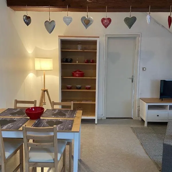 COSY APPART NUMERO 2，位于孔特雷克塞维尔的酒店