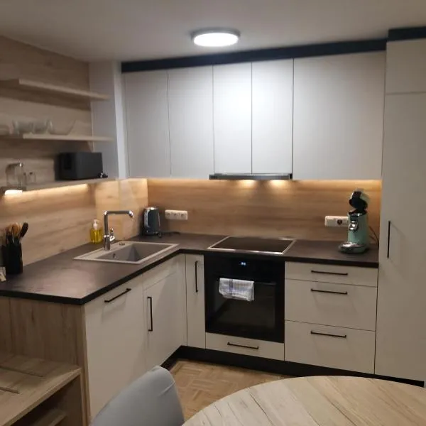 Modern Apartment, Full Kitchen, for 6，位于格蒙登的酒店