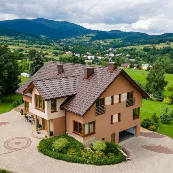 Beskid Rose & SPA，位于Szczawa的酒店