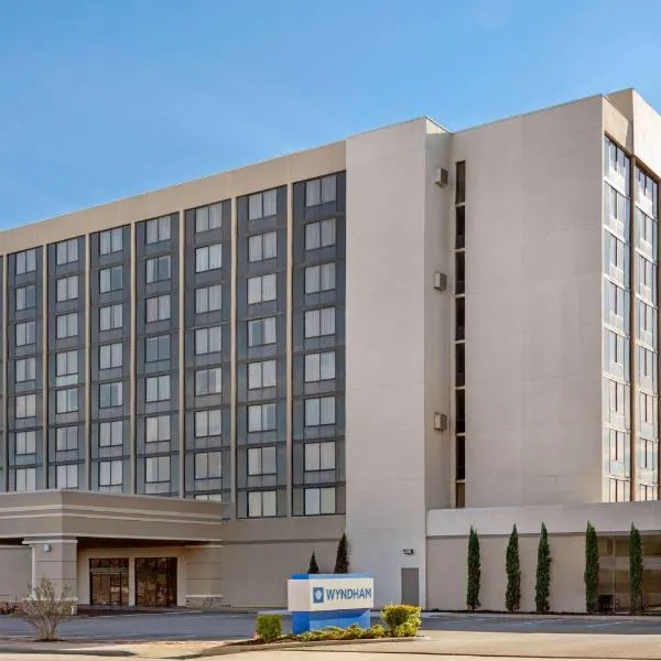 Wyndham Fort Smith City Center，位于Spiro的酒店