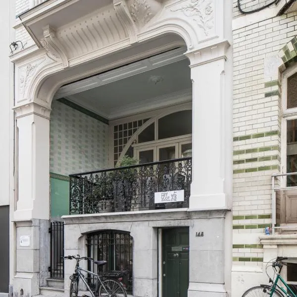 Spacious Belle Epoque House with free parking，位于奥斯坦德的酒店