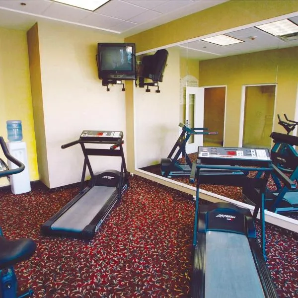 雷诺萨产业婆尼特假日酒店，位于雷诺萨的酒店