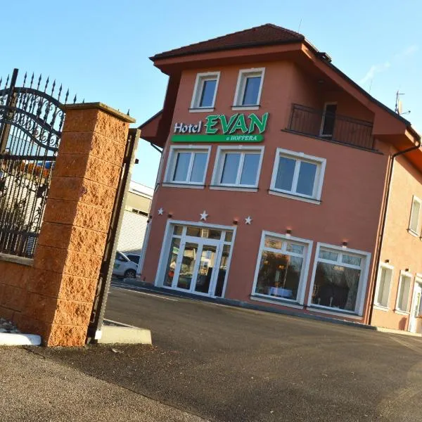 Hotel Evan u Hoffera，位于Ludanice的酒店