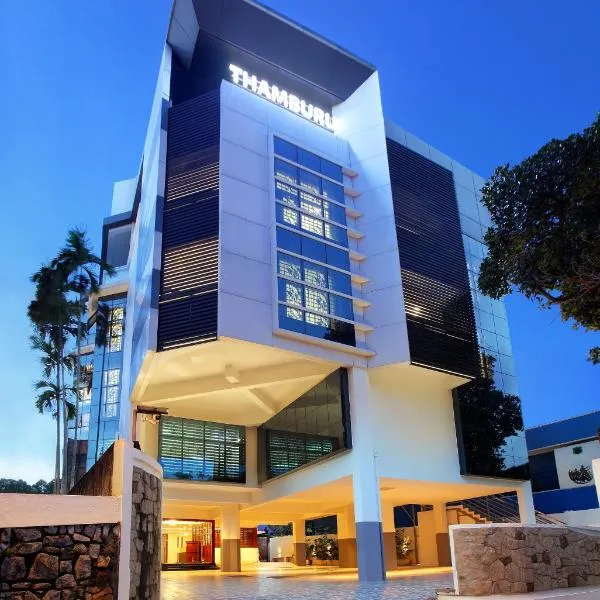 Hotel Thamburu International，位于特里凡得琅的酒店