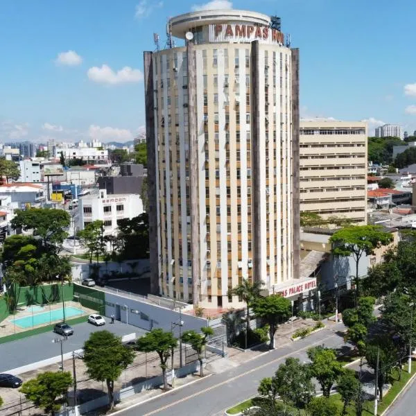 Pampas Palace Hotel，位于圣贝尔纳多-杜坎普的酒店