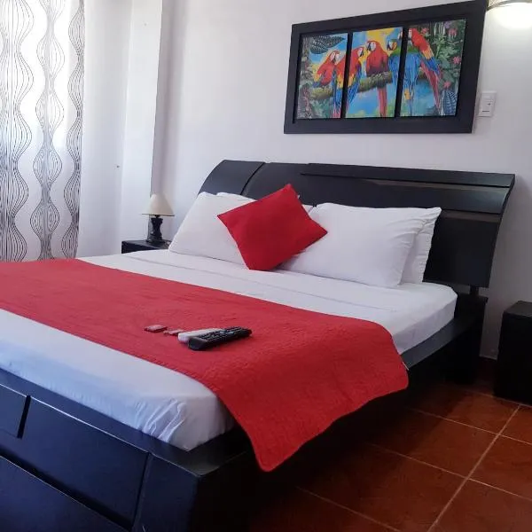 Hotel Media Luna，位于La Tigrera的酒店