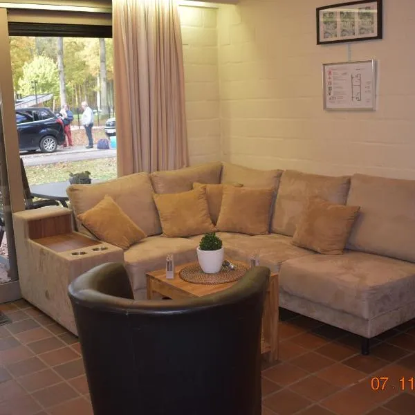 Hengelhoef vakantieverblijf DEN 5，位于胡塔伦的酒店