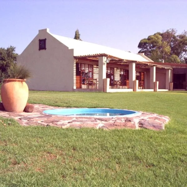 Suites in Private Game Reserve close to Aliwal North，位于Gladdegrond的酒店