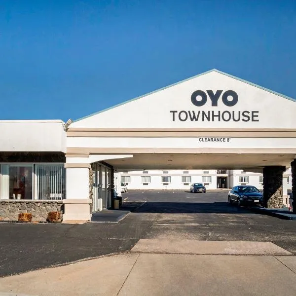 OYO Townhouse Dodge City KS，位于道奇城的酒店