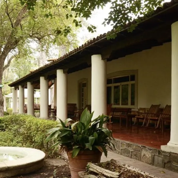 Hotel Rancho El Morillo，位于Rancho Flores的酒店