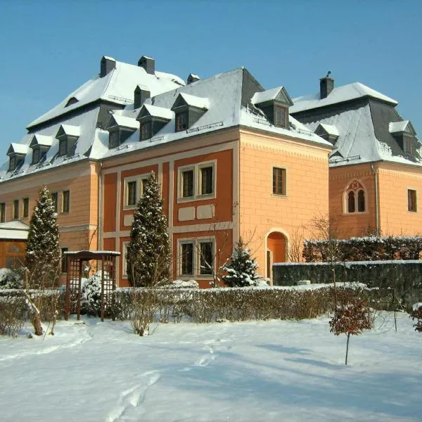 Pałac Książęcy we Wleniu，位于Pilchowice的酒店