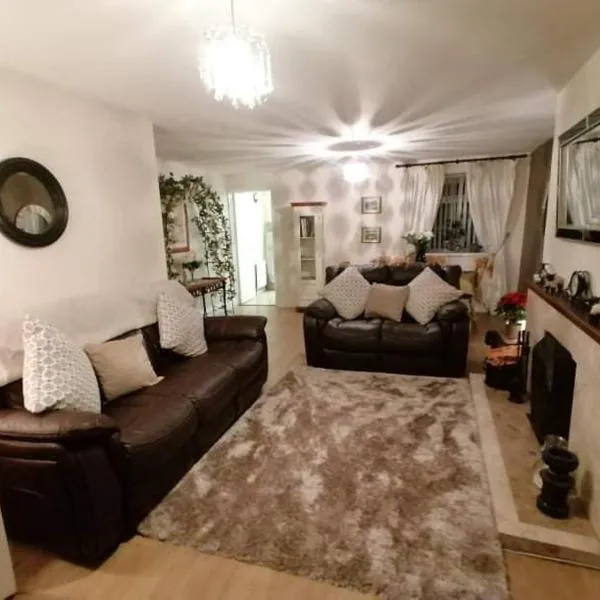 Comfy Quiet Town House，位于Castlederg的酒店