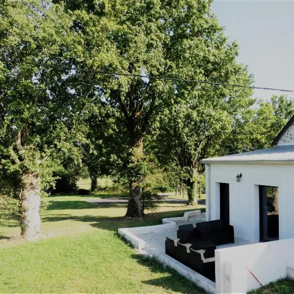 Jolie longère près du Canal de Nantes à Brest，位于Guenrouet的酒店