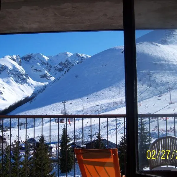 Charmant appartement a Gouaux de Larboust avec vue montagne，位于格拉德布斯特的酒店